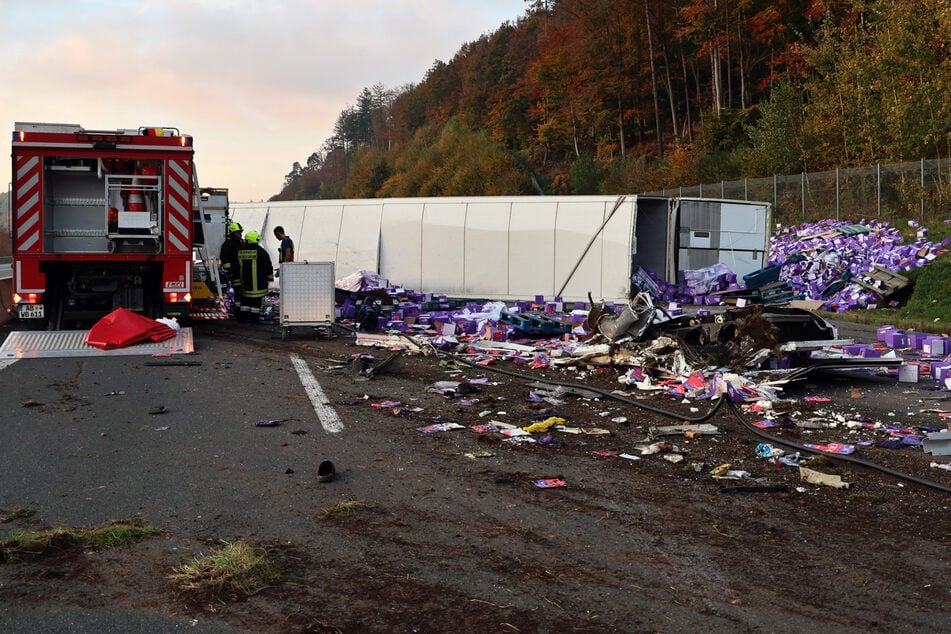 Unfall A3: Tödlicher Unfall auf A3: Fahrer (†59) stirbt in Milka-Lastwagen!