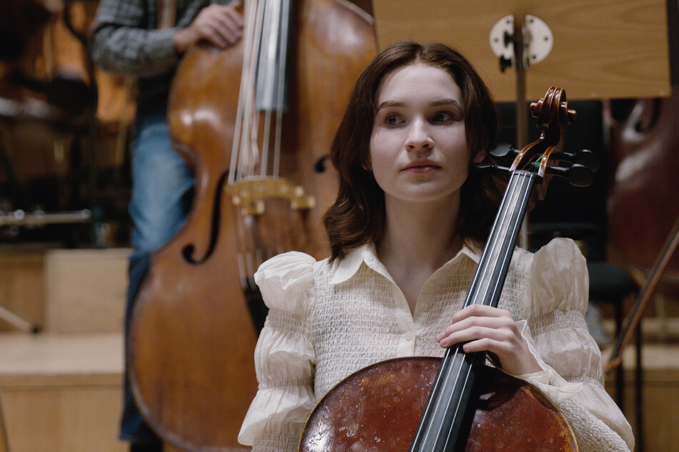 In "TÁR" spielt das Orchester eine wichtige Hauptrolle. Dazu gehört auch Cellistin Sophie Kauer (22) als Olga Metkina.