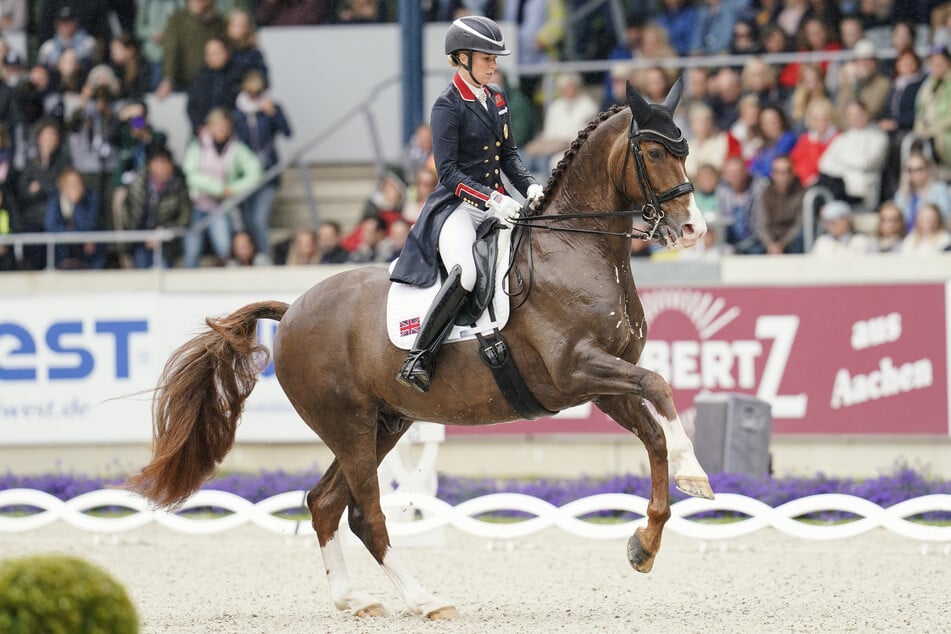 Charlotte Dujardin (40) ist seit ihrem Skandal von der Bildfläche verschwunden - bis jetzt.