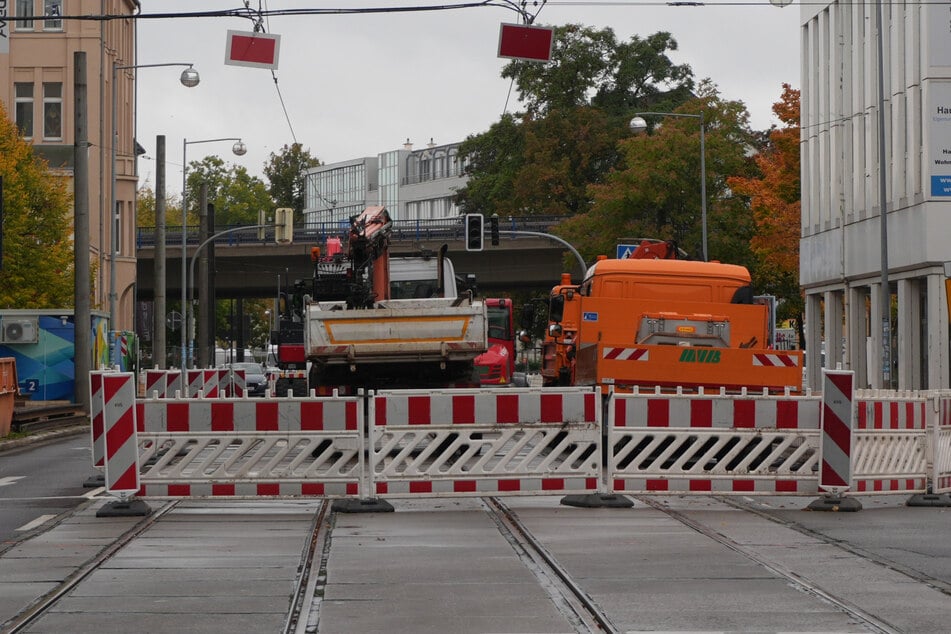 Die Bauarbeiten an der Ringbrücke in der Halberstädter Straße gehen in die finale Phase.