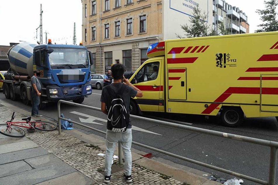 Erst am Donnerstag musste ein Radler (19) nach einem Unfall an der
Schweriner Straße mit schweren Kopfverletzungen ins Krankenhaus eingeliefert
werden.