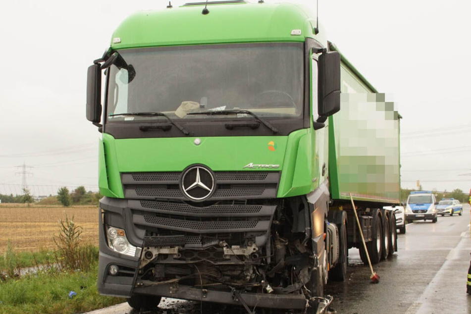 Gegen diesen Lkw rammte die Frau.