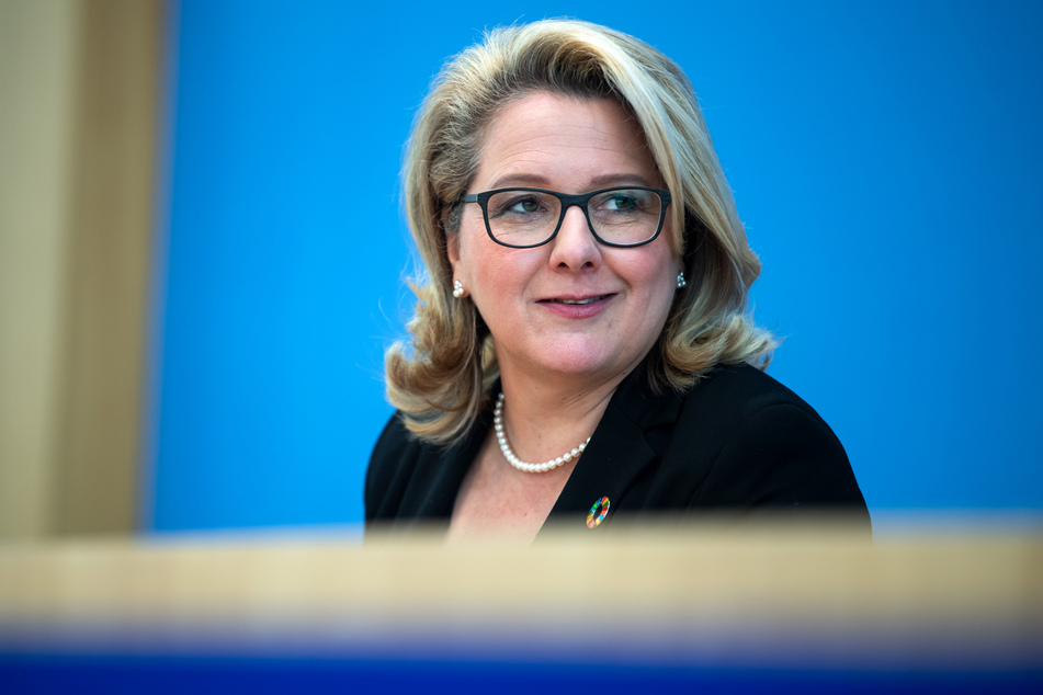 Umweltministerin Svenja Schulze fordert die Verteilung von Wasser klarer festzulegen.