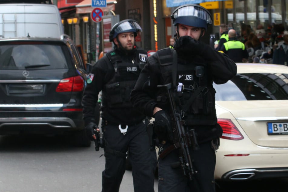 Die Polizei befindet sich in einem Großeinsatz.