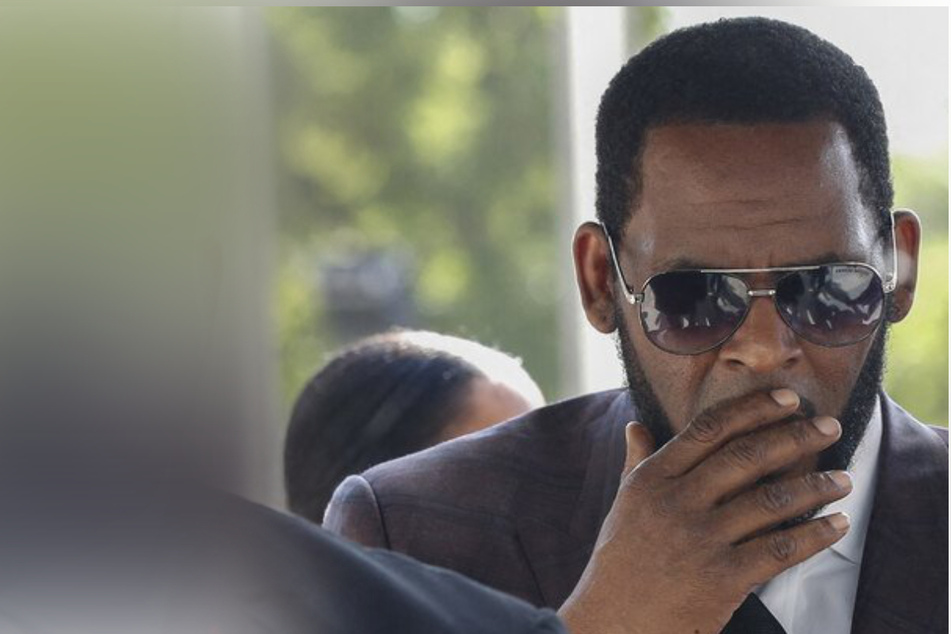 R. Kelly Chicago trial begins with bold opening over sex tapes "with young children"
