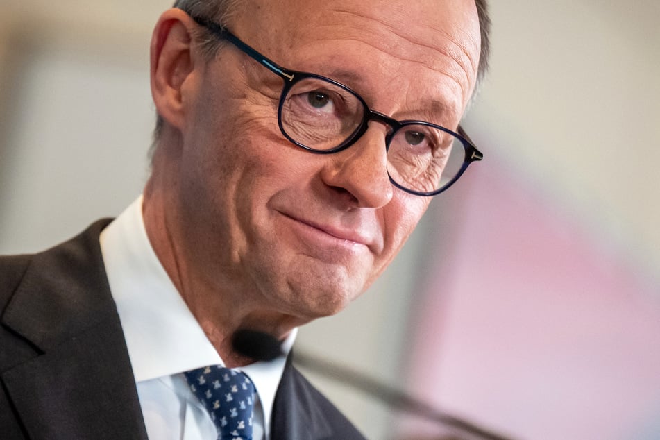 CDU-Chef Friedrich Merz (69) ist optimistisch, dass die Zweidrittelmehrheit zur Grundgesetz-Änderung am Dienstag zustande kommt.