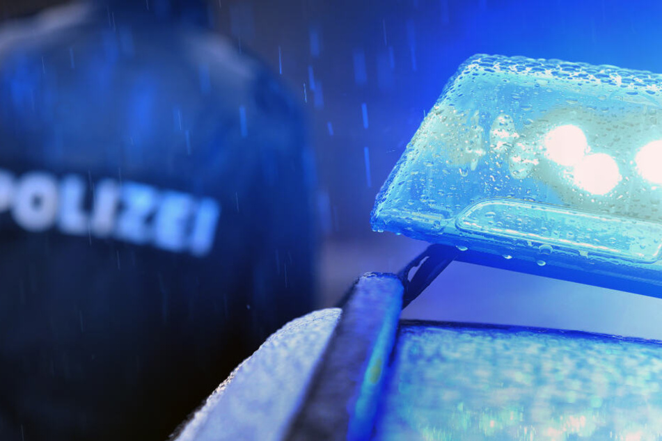 Nachbarn verständigten Polizeibeamte (Symbolbild).