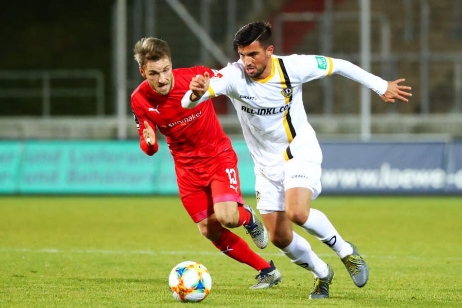 SGD-Neuzugang Marco Terrazzino behauptet sich gegen Zwickaus Mike Könnecke.