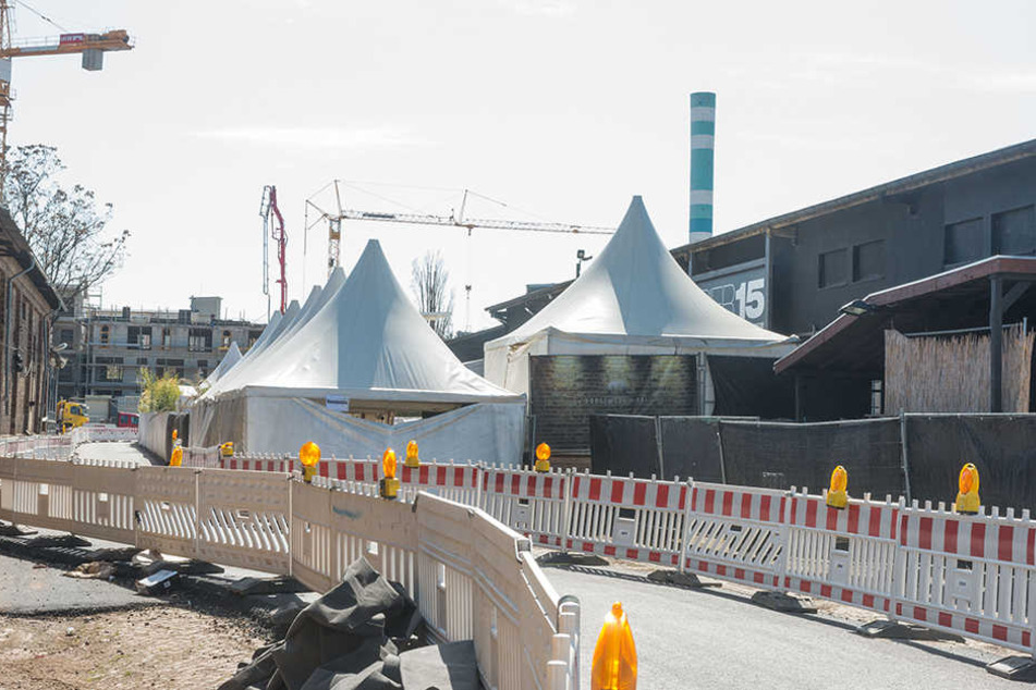 Die Aussicht könnte besser sein. Doch trotz Baustelle soll der Sommer am Purobeach gefeiert werden.