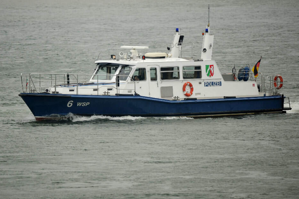 Ein Boot der Wasserschutzpolizei in Köln.