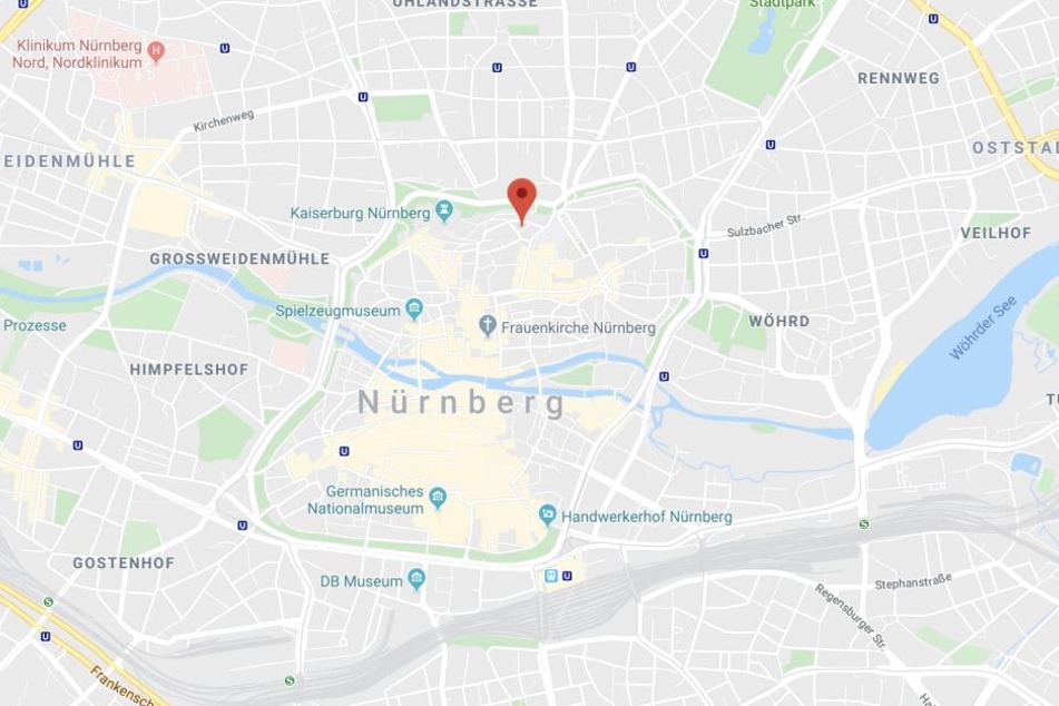 In der Nürnberger Innenstadt haben Passanten einen schrecklichen Fund gemacht.
