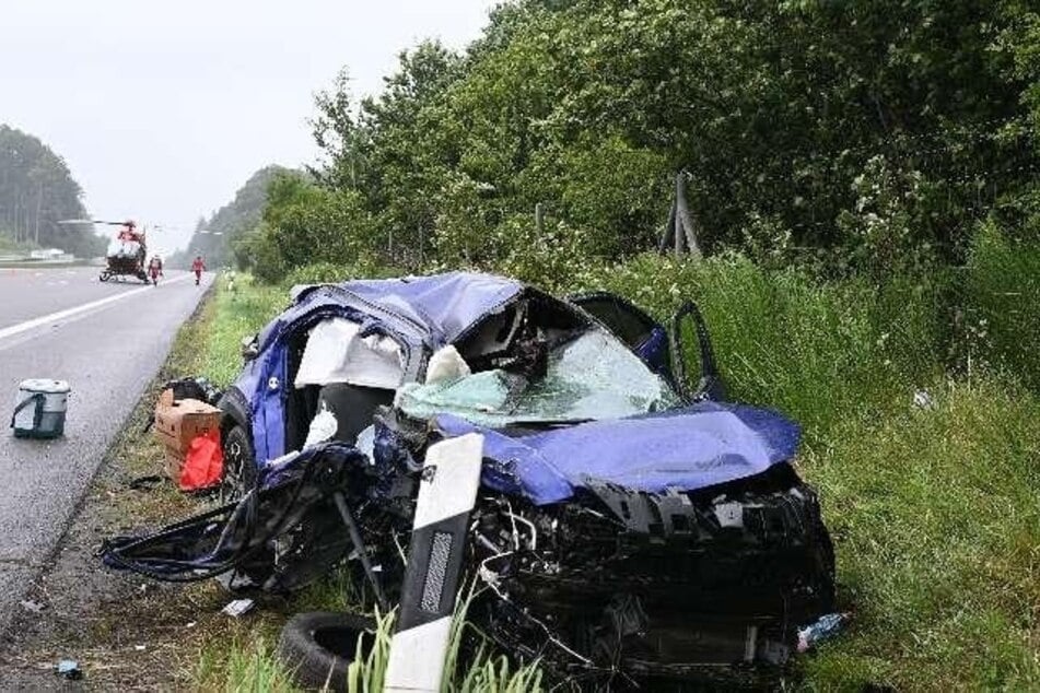 Die lebensgefährlich verletzte Frau kam mit einem Hubschrauber ins Krankenhaus.