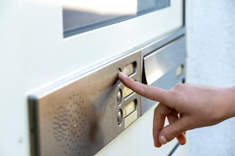 Nach einem Klingelstreich wurde ein Bewohner (42) in Elsterberg (Vogtland) zusammengeschlagen. Die Polizei konnte nun den Schläger (23) schnappen. (Symbolfoto)