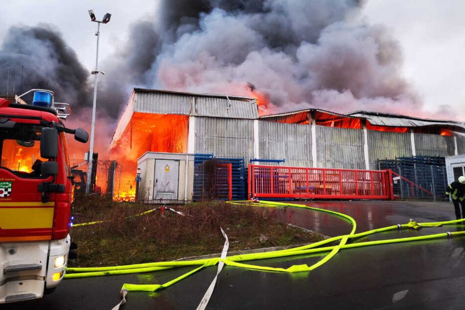 Zum Glück konnte ein Übergreifen der Flammen auf einen Dieseltank verhindert werden.