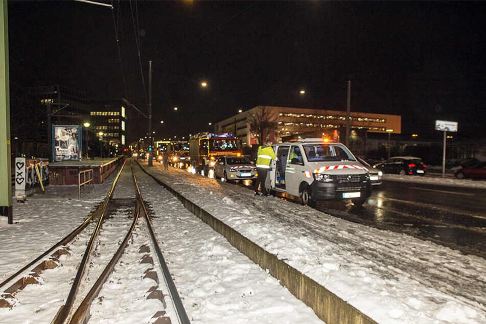 Die Bahnstrecke ist lahmgelegt.