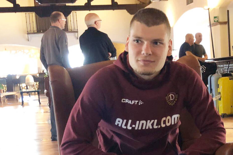 Dynamos Riesentalent Kevin Ehlers bei der Medienzeit in Spanien.