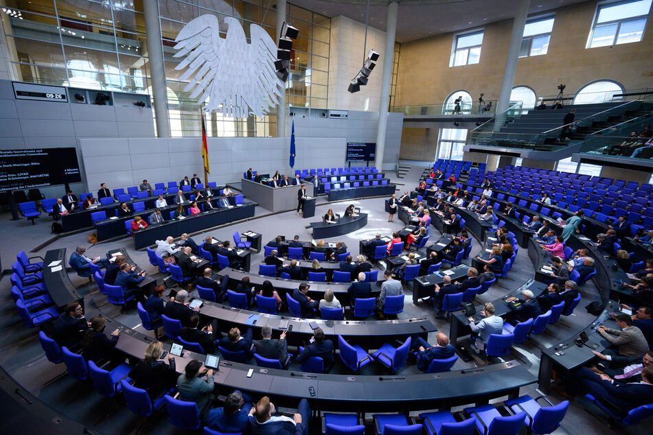 Einer Insa-Umfrage zufolge wünscht sich ein Großteil der Befragten eine Neuwahl des Bundestags.