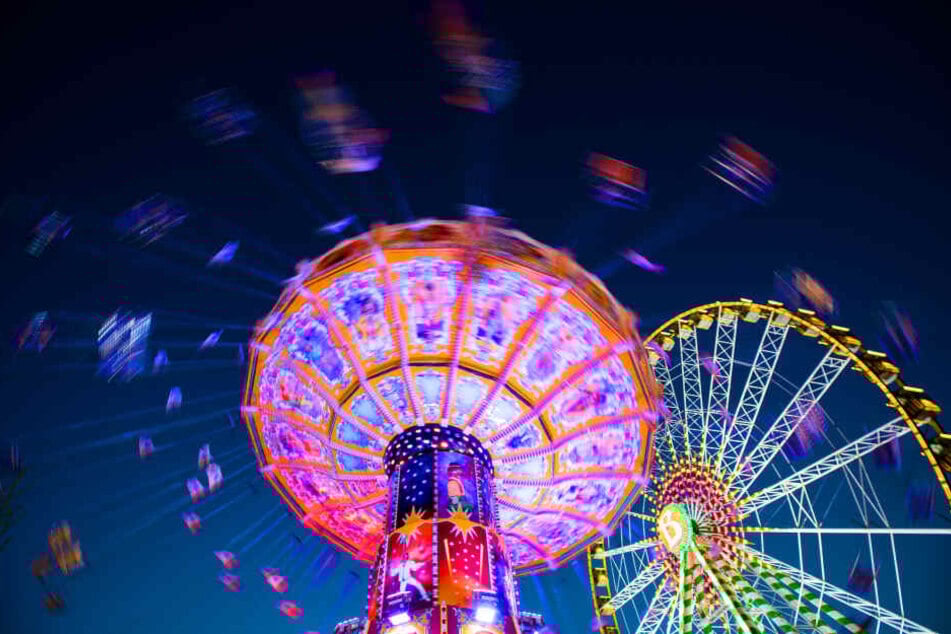 Ob Riesenrad oder Würstchenbude: Schausteller haben in Deutschland mit gestiegenen Kosten zu kämpfen. (Archivbild)