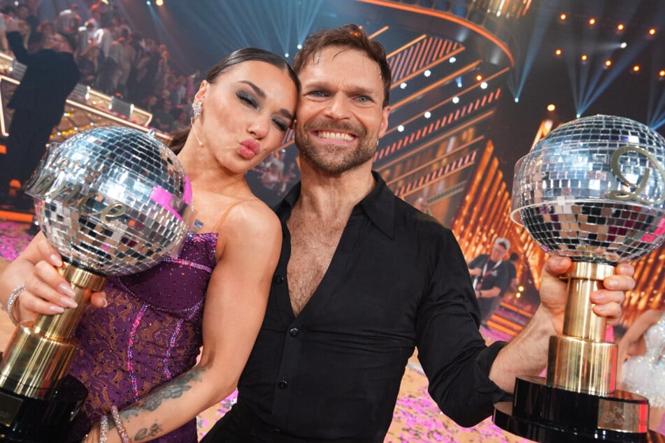 Anastasia Maruster und Vadim Garbuzov haben sich den Pokal in der Profi-Challenge gesichert.
