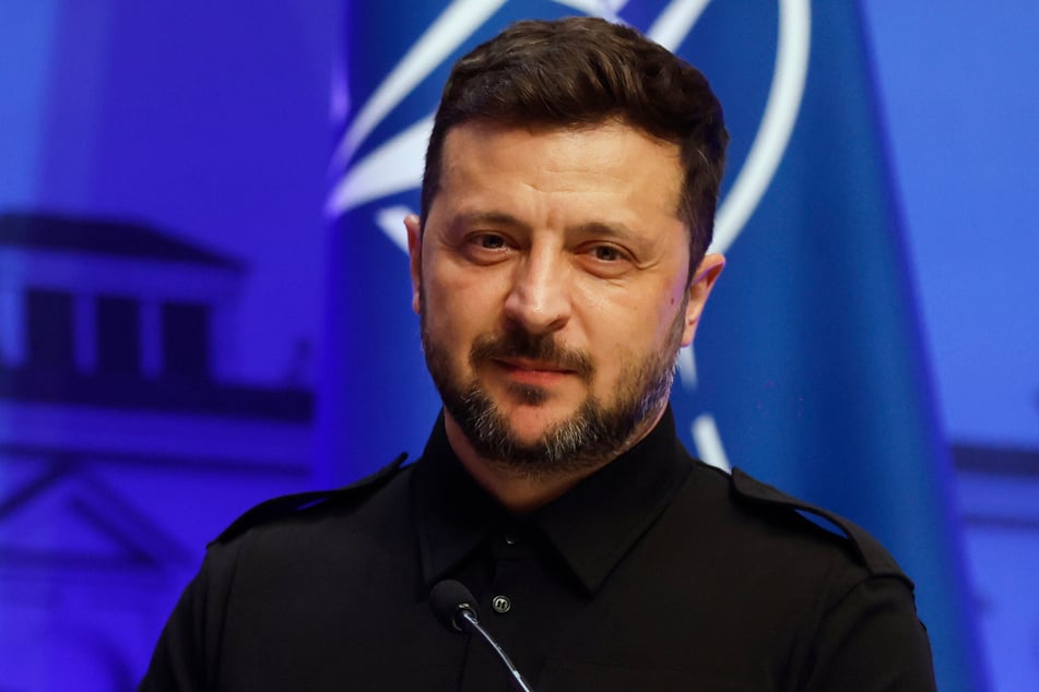 Der ukrainische Präsident Wolodymyr Selenskyj (47) kann aufatmen. Es wurden doch so viele Militärflugzeuge zerstört wie zunächst behauptet.