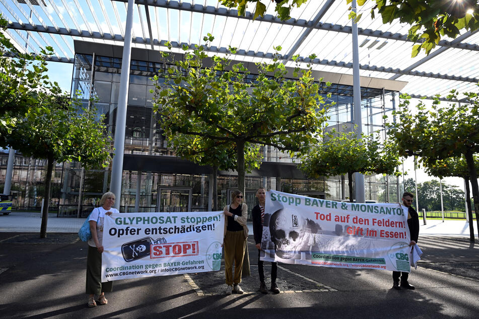 Protestaktion gegen den Einsatz von Glyphosat Mitte September dieses Jahres vor der Konzernzentrale von Bayer in Leverkusen.