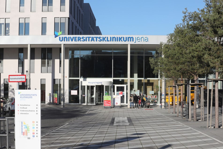 Auch Covid-19-Patienten aus dem Klinikum Jena sollen in Kliniken anderer Bundesländer verlegt werden.