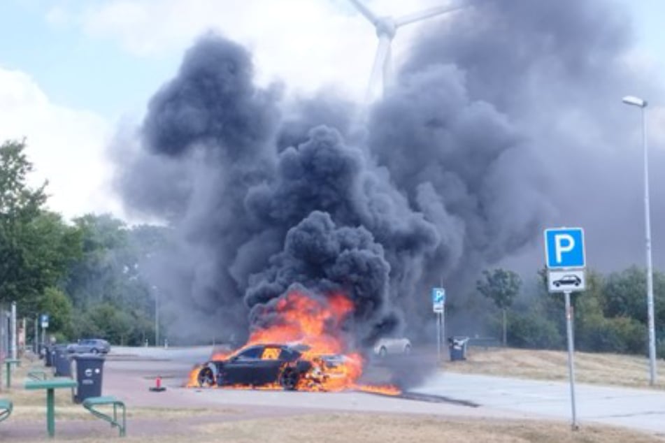 Der Fahrer hörte zunächst einen lauten Knall in seinem Motor, kurz darauf war sein BMW hinüber.