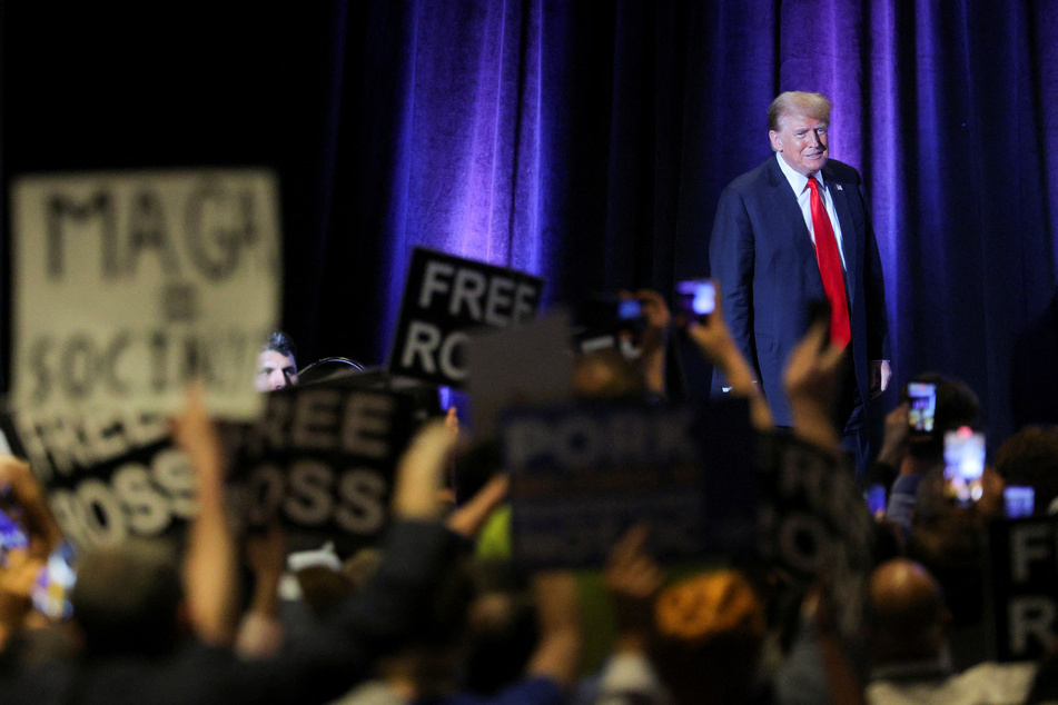Republican presidential frontrunner Donald Trump told the Libertarian National Convention that if elected, he would commute the sentence of convicted drug kingpin Ross UIbright.