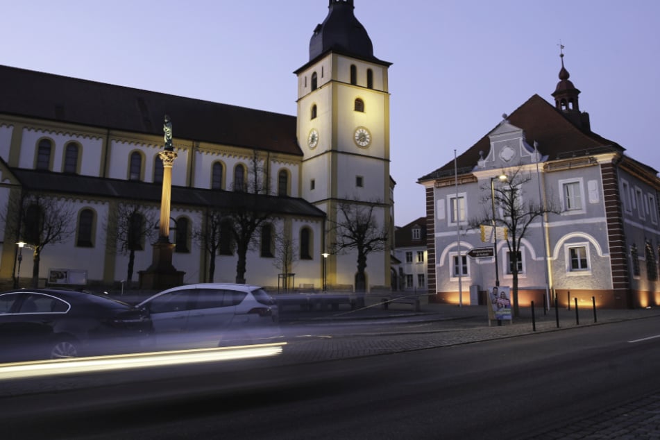 Für die Stadt Mitterteich wurde eine sofortige Ausgangssperre verhängt.