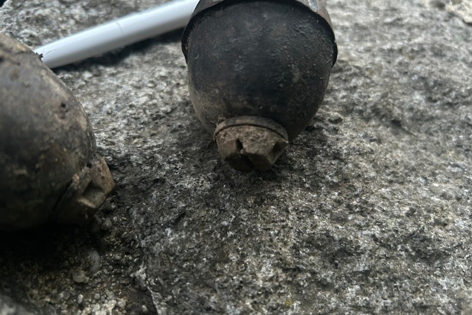 Diese Granaten aus dem Ersten Weltkrieg fanden Kinder beim Spielen in einem Wald in Löbau.