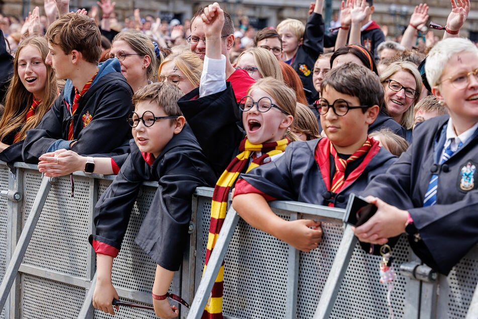 Hamburg: Harry Potter verzaubert Hamburg: Erstes "Back to Hogwarts"-Fan-Event in Deutschland