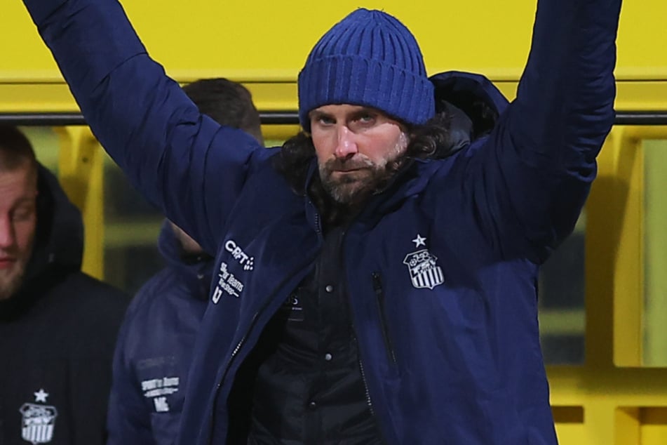 FSV-Sportchef Robin Lenk (41) hat in den kommenden Tagen einiges zu klären.