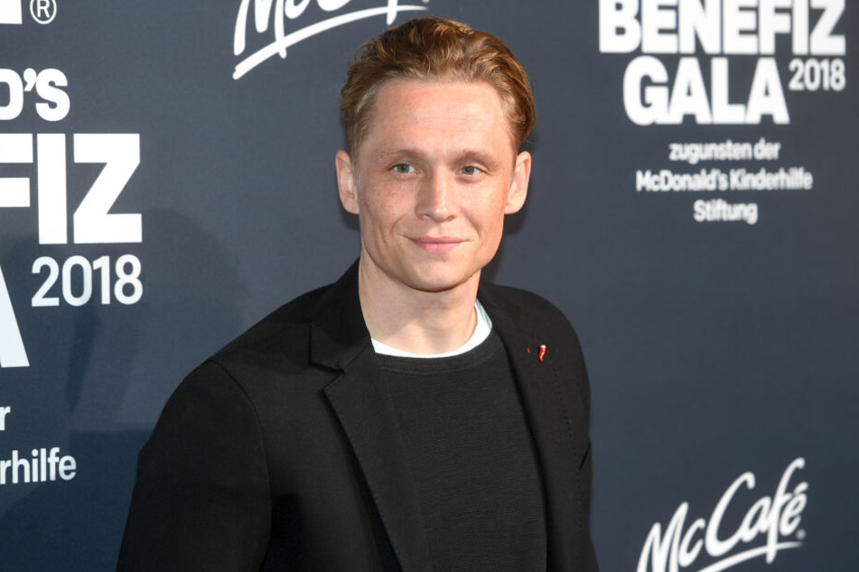 Der Schauspieler will sich mit seiner Freundin verloben.