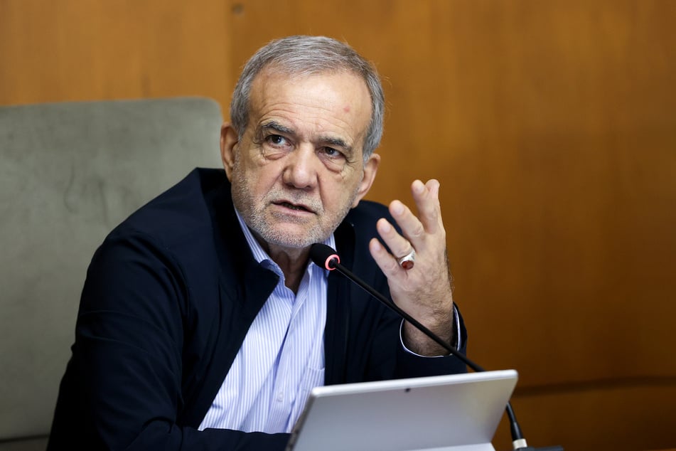 Der iranische Präsident Massud Peseschkian (71) entschuldigte sich in einer Videobotschaft.
