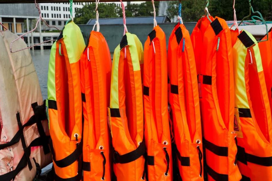 Der Betreiber der Wasserski-Anlage am Bleibtreusee in Brühl ist Opfer von Dieben geworden. (Symbolbild)