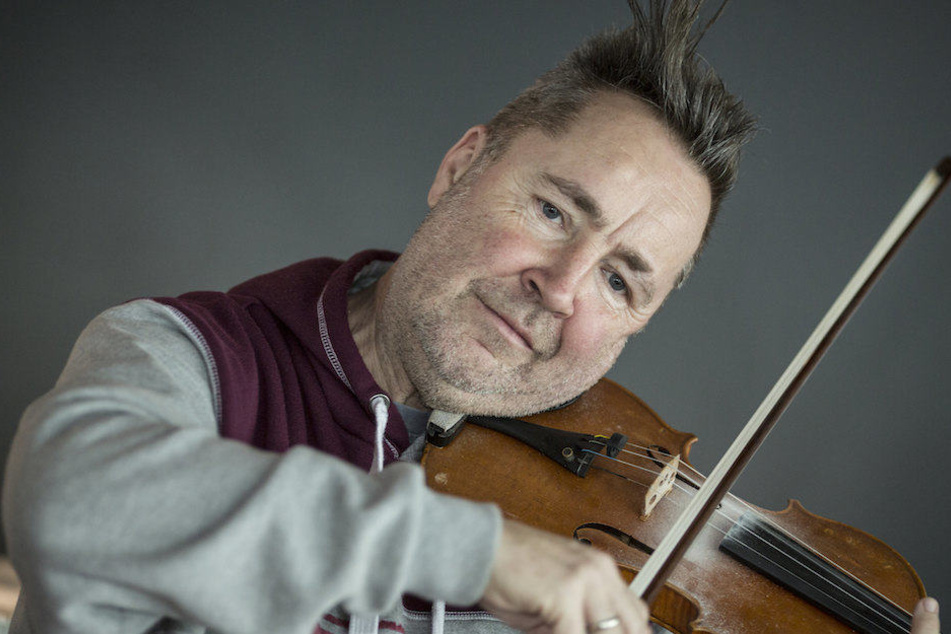 Einst als Geigen-Punk gefeiert, heute noh immer genial: Nigel Kennedy (61).