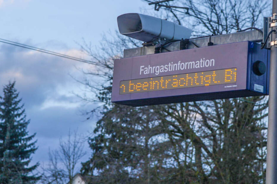 Bahnreisende aufgepasst: Tödlicher Unfall sorgt für Umleitungen!