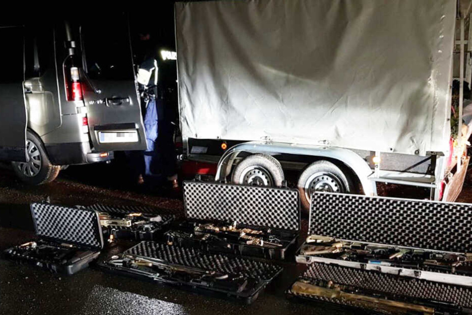 Die Bundespolizei hat auf der Autobahn 96 einen Transporter gestoppt.