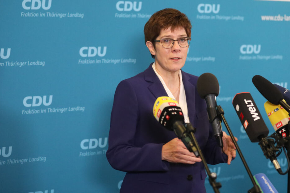 Politik-Beben in Thüringen: AKK will Schonfrist statt sofortige Neuwahlen