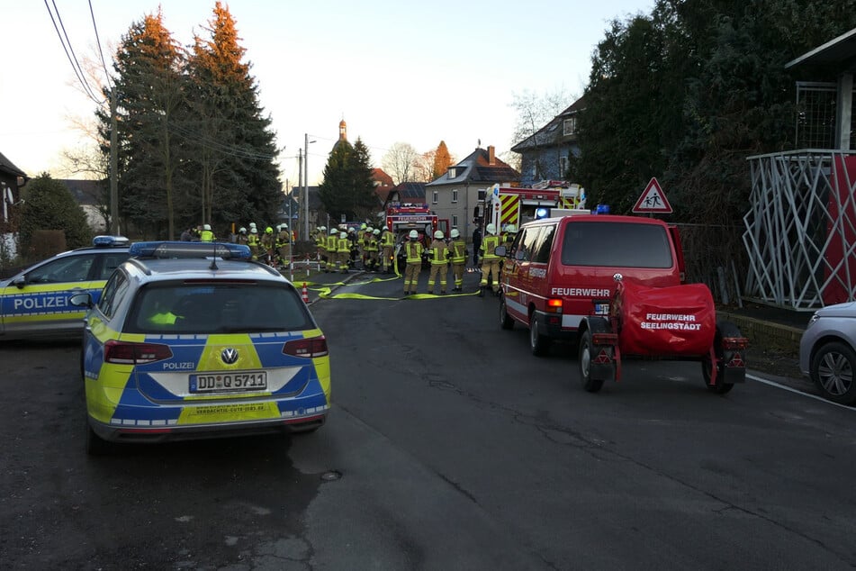 Zahlreiche Einsatzkräfte waren beim Brand vor Ort.