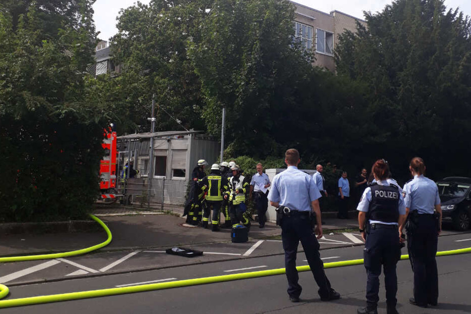 Durch das Feuer wurden insgesamt sieben Bewohner leicht verletzt.