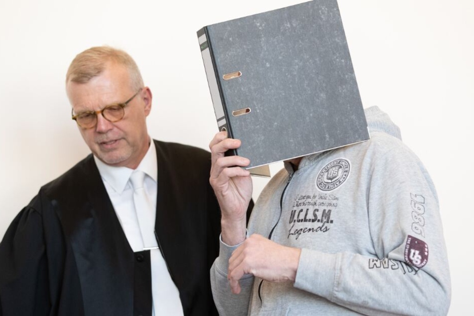 Der Angeklagte Andreas V. nimmt krankheitsbedingt nicht am sechsten Prozesstag teil.