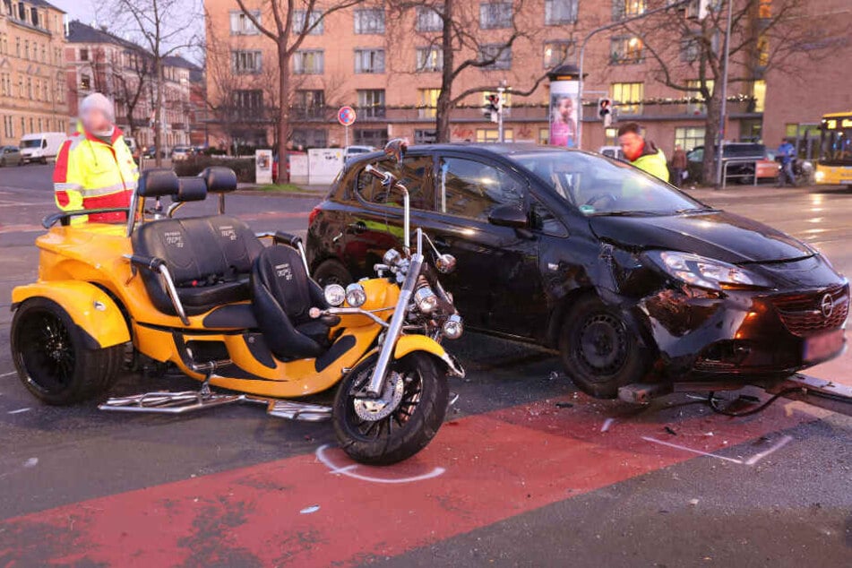 Trike und Opel hatten Blechschäden.