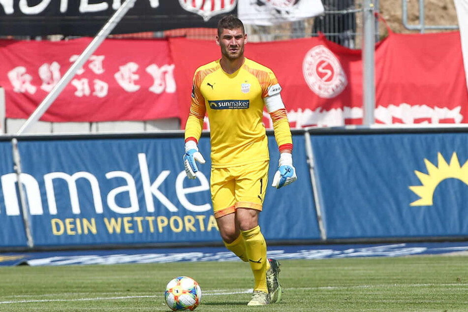 Privat mag er es eher schlicht, sportlich auch mal grell-gelb: FSV-Keeper Johannes Brinkies.