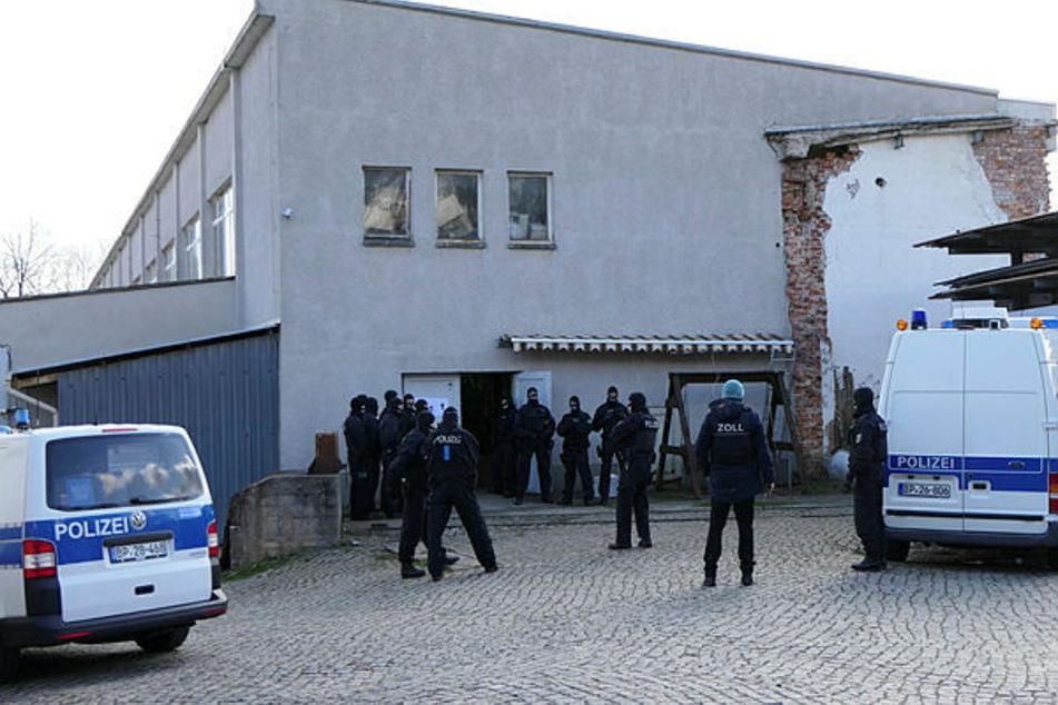 Fund von Drogen und Waffen in Colditz: Anklage gegen Vater und Söhne erhoben
