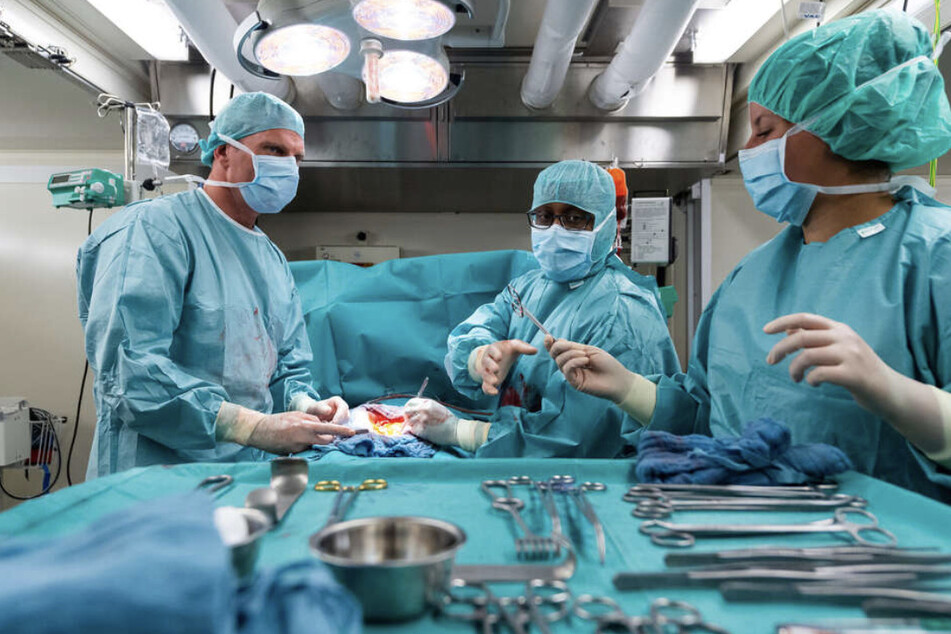 Beispielsweise OPs an Knie und Hüfte können mittlerweile in den Krankenhäusern in Sachsen-Anhalt nachgeholt werden.