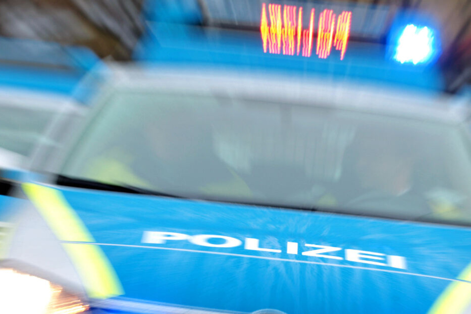 Zu dem zweiten Treffen brachte die 64-Jährige auch die Polizei mit (Symbolbild).