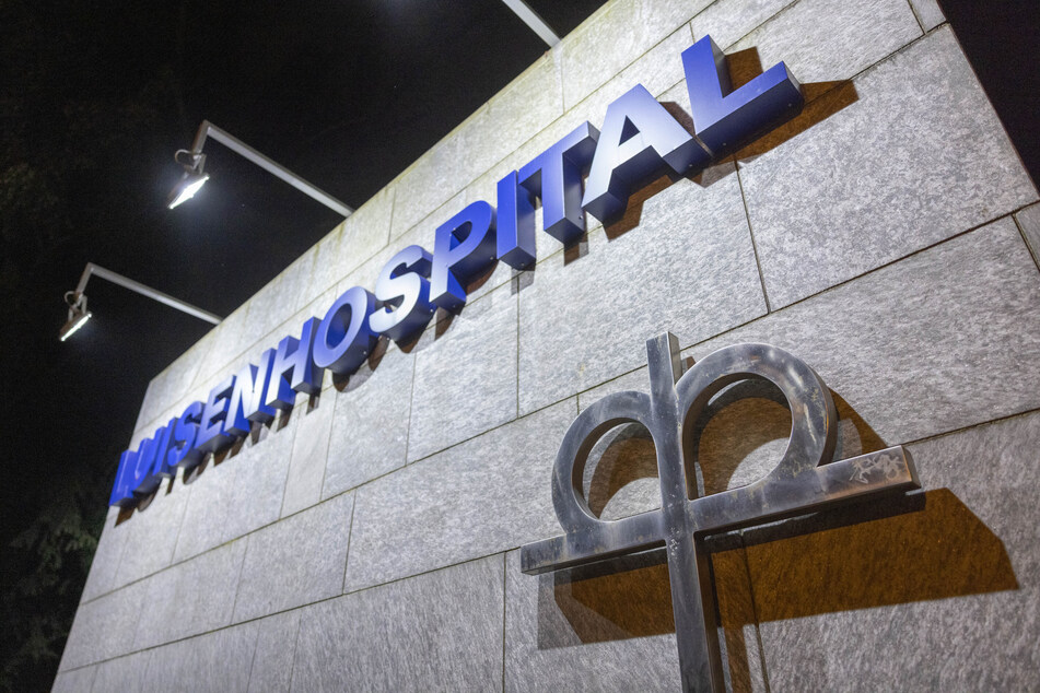 Eine Frau hatte sich in einer Physiotherapiepraxis im Luisenhospital verschanzt.
