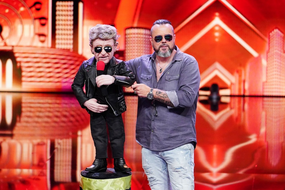 Bauchredner Frank Lorenz lässt Peter Maffay sprechen.