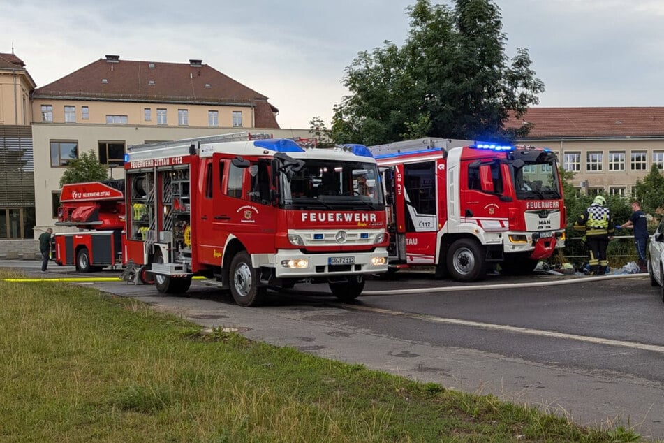 Die Feuerwehr wurde zum Campus gerufen. Dort hatte es in einem nicht genutzten Gebäude gebrannt.